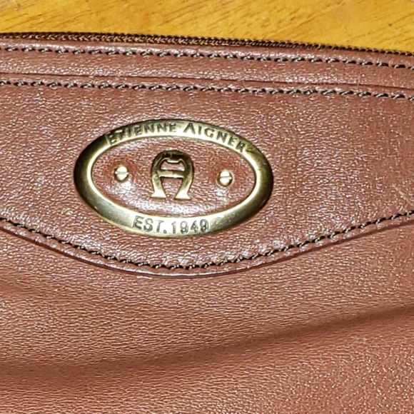 Etienne Aigner Brown leather pocketbook - Picture 2 of 8